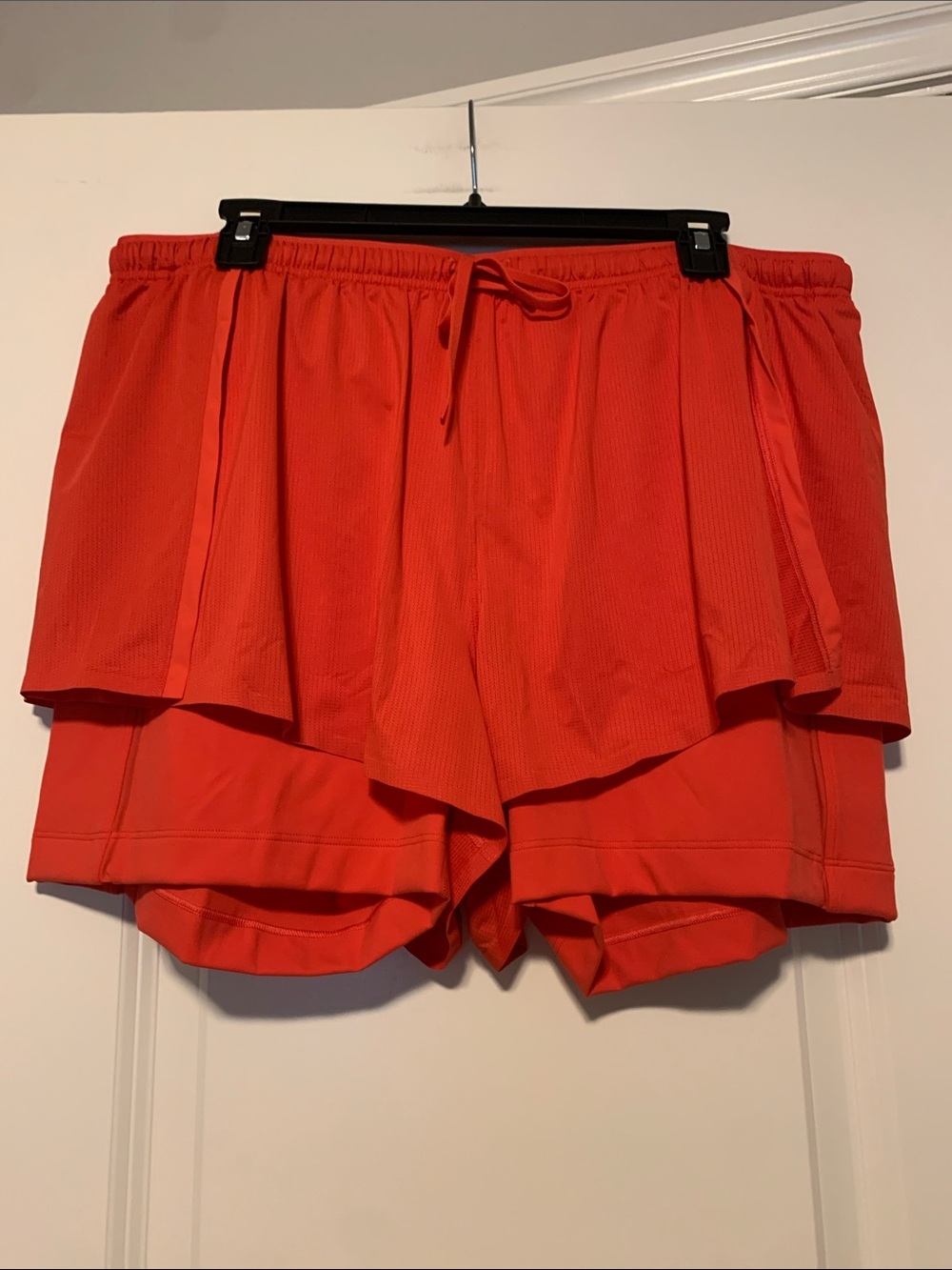 lululemon athletica Lightweight 2 in 1 HR Running Short, Sz XL Star Burst, NWT